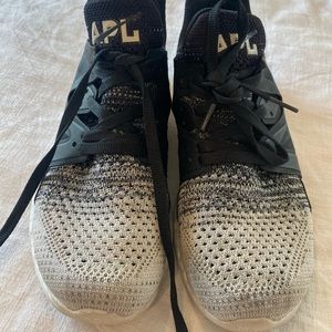 APL shoes size 8